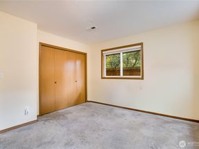 935 SW 319th Pl, Federal Way WA 98023