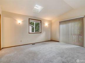 935 SW 319th Pl, Federal Way WA 98023