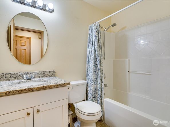 935 SW 319th Pl, Federal Way WA 98023