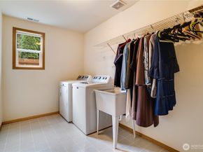 935 SW 319th Pl, Federal Way WA 98023
