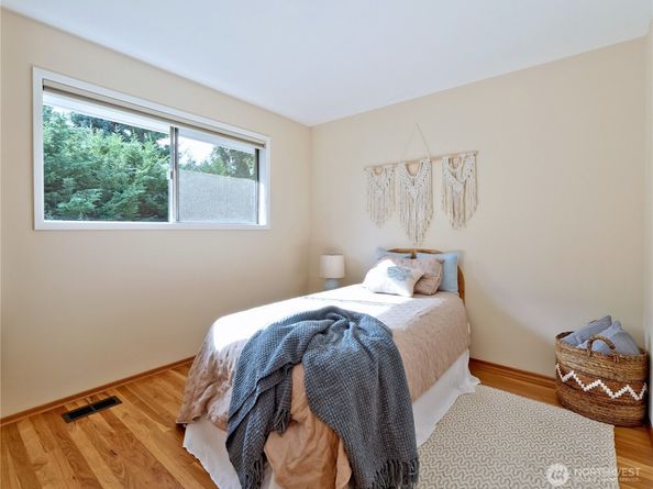 6042 NE 200th Street, Kenmore WA 98028