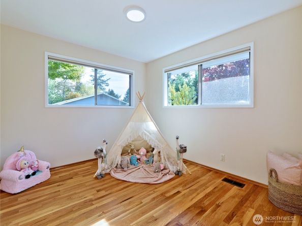 6042 NE 200th Street, Kenmore WA 98028