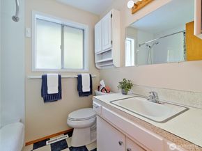 6042 NE 200th Street, Kenmore WA 98028