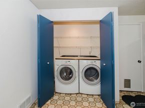 7600 Sandy Way NE, Poulsbo WA 98370