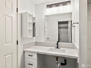 200 Mountain Park Boulevard SW A103, Issaquah WA 98027