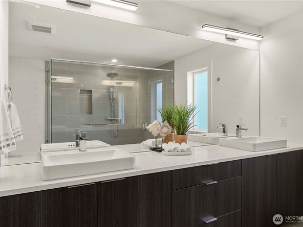 19512 116 Place SE, Kent WA 98031