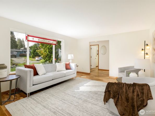 12832 NE 84th Street, Kirkland WA 98033