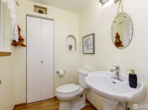 12832 NE 84th Street, Kirkland WA 98033