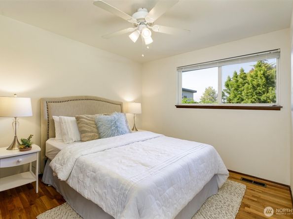 12832 NE 84th Street, Kirkland WA 98033