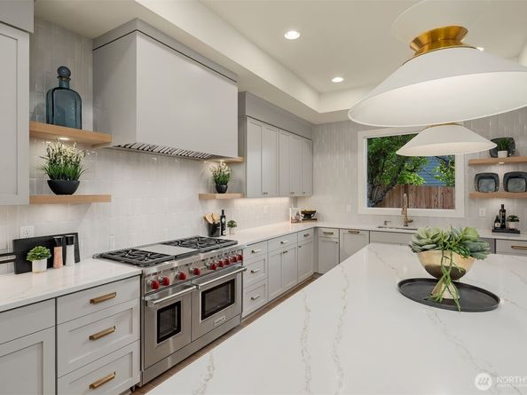 16238 SE 10th Street, Bellevue WA 98008