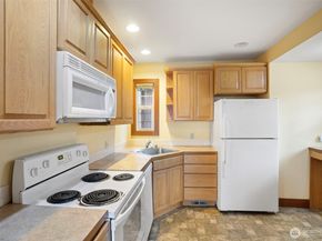 7400 32nd Ave NW, Seattle WA 98117