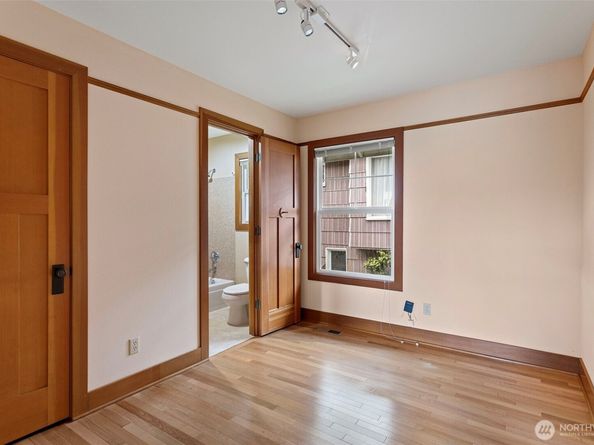 7400 32nd Ave NW, Seattle WA 98117