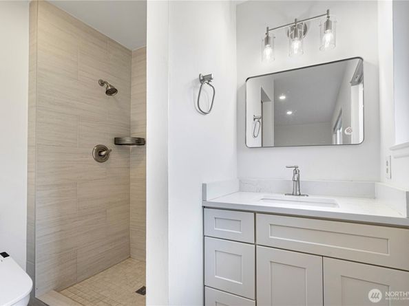 14260 110th Avenue NE, Kirkland WA 98034