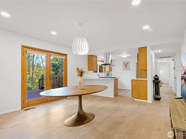 14260 110th Avenue NE, Kirkland WA 98034