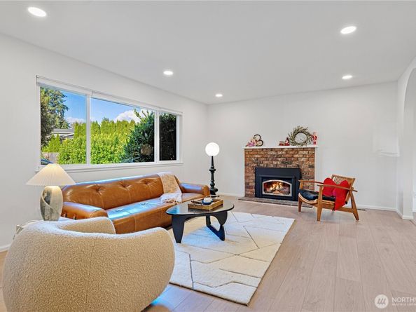 14260 110th Avenue NE, Kirkland WA 98034