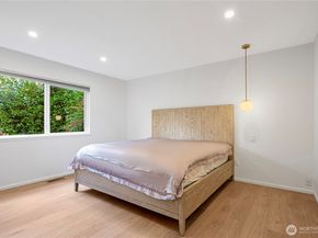 14260 110th Avenue NE, Kirkland WA 98034