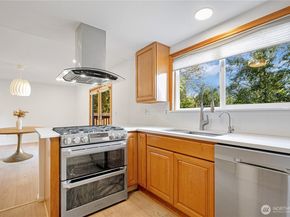 14260 110th Avenue NE, Kirkland WA 98034