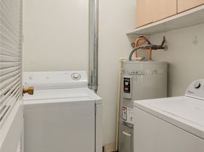 2501 Canterbury Ln E 106, Seattle WA 98112