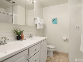 2501 Canterbury Ln E 106, Seattle WA 98112