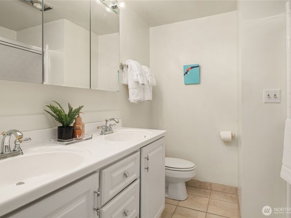 2501 Canterbury Ln E 106, Seattle WA 98112