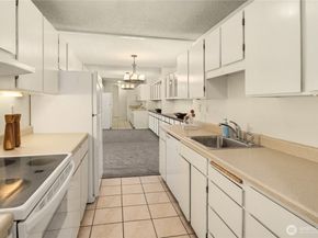 2501 Canterbury Ln E 106, Seattle WA 98112