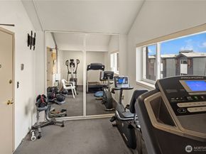 2501 Canterbury Ln E 106, Seattle WA 98112