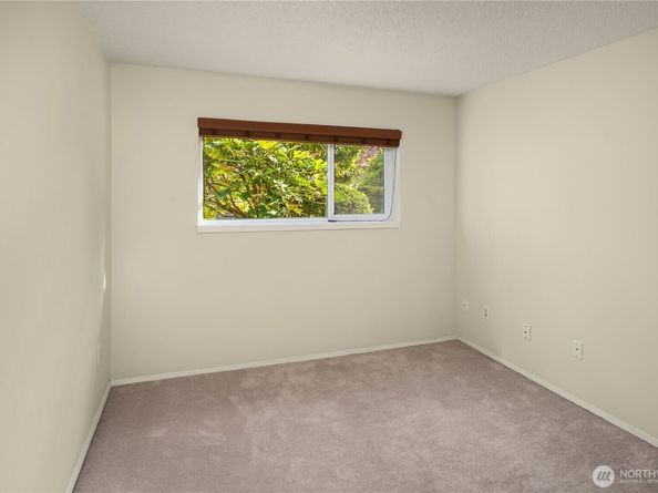 2501 Canterbury Ln E 106, Seattle WA 98112