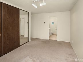 2501 Canterbury Ln E 106, Seattle WA 98112