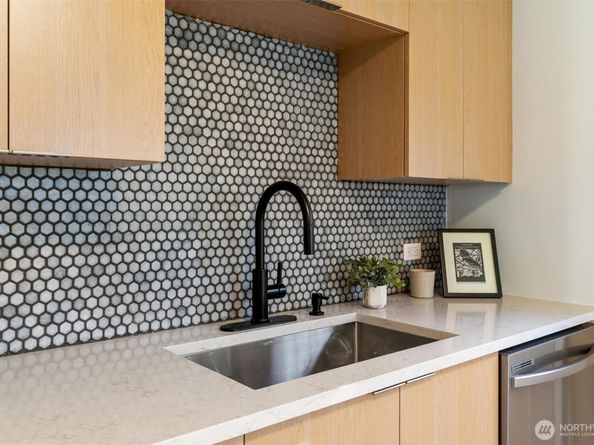 615 NW 48th Street, Seattle WA 98107