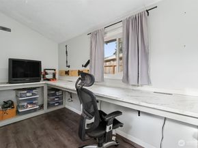 31708 7th Avenue S, Federal Way WA 98003