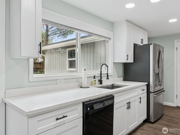 31708 7th Avenue S, Federal Way WA 98003
