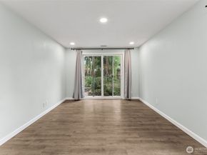 31708 7th Avenue S, Federal Way WA 98003
