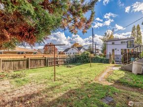 150 24th Avenue, Seattle WA 98122