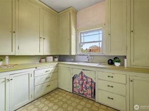 150 24th Avenue, Seattle WA 98122