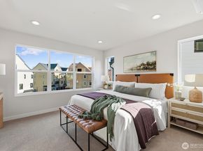 706 Newport Way NW, Issaquah WA 98027