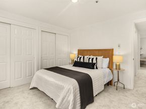 9320 NE Juanita Drive 1B, Kirkland WA 98034