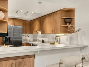 9320 NE Juanita Drive 1B, Kirkland WA 98034