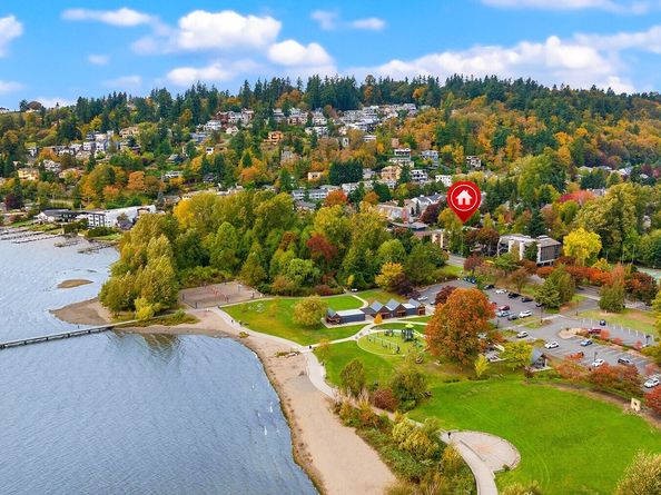 9320 NE Juanita Drive 1B, Kirkland WA 98034