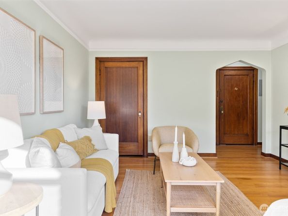 220 W Olympic Place 104, Seattle WA 98119