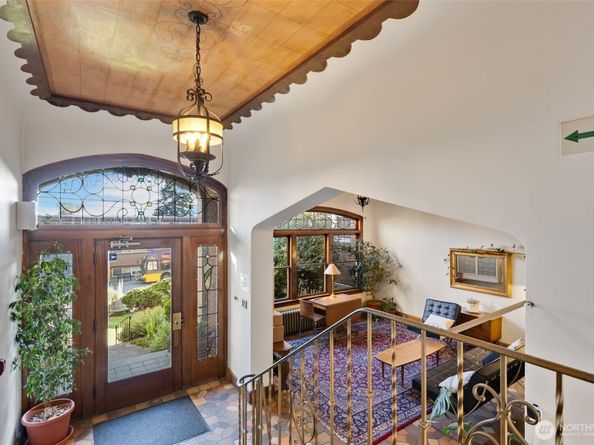 220 W Olympic Place 104, Seattle WA 98119