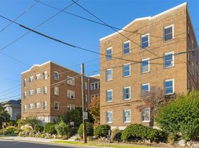 220 W Olympic Place 104, Seattle WA 98119