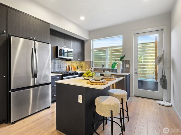 9746 B Holman Road NW, Seattle WA 98117