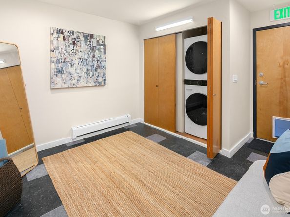 656 Howe Street, Seattle WA 98109