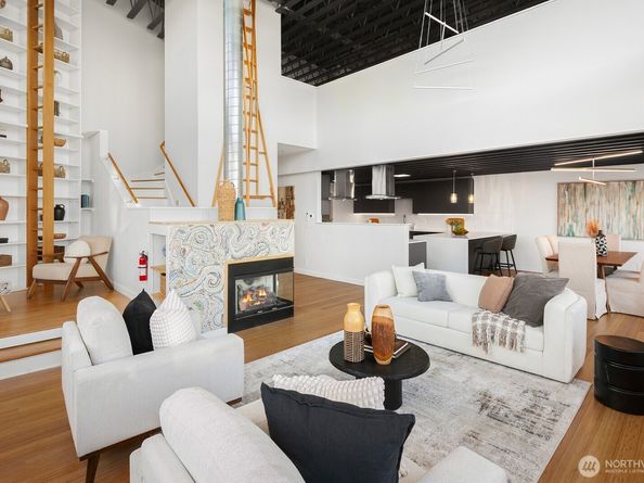 656 Howe Street, Seattle WA 98109