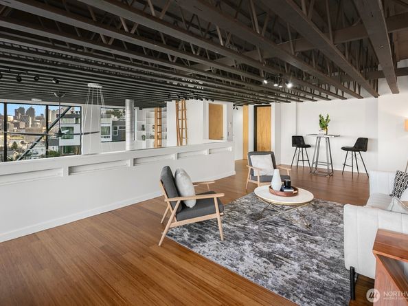 656 Howe Street, Seattle WA 98109