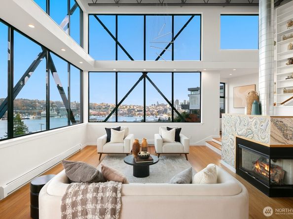 656 Howe Street, Seattle WA 98109