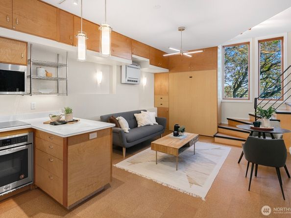 656 Howe Street, Seattle WA 98109