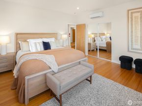 656 Howe Street, Seattle WA 98109