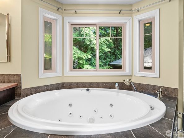 19812 163rd Avenue NE, Woodinville WA 98072