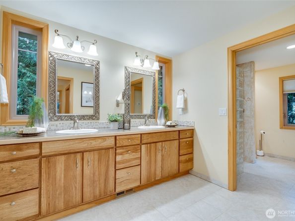 19812 163rd Avenue NE, Woodinville WA 98072